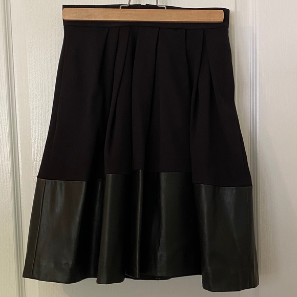 Banana Republic Black Pleather Skirt - Picture 7 of 8